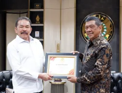 Jaksa Agung ST Burhanuddin Raih Best Achievement Award 2023: Pemimpin Transformasional dalam Pemberantasan Korupsi