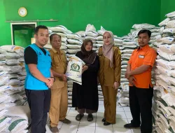 Kades Kalongsawah Nurhasanah: Memastikan Bantuan Pangan Sampai ke Tangan yang Membutuhkan