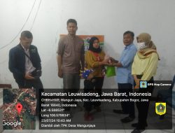 Salurkan BLT DD Tahap Dua, Jaro Hanapi: Harap Dapat Ringankan Beban Warga