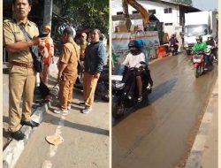 Jalan Licin Akibat Lumpur Proyek Galian PDAM TB ,Seorang Pengendara Terjatuh