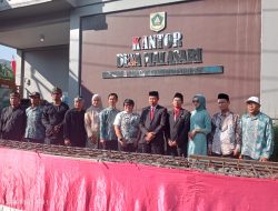 Mengarak Pusaka, Mengukir Sejarah: Kirab Merah Putih di Desa Malasari Bogor