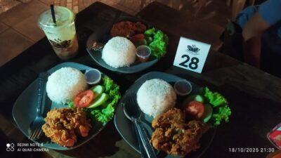 Ayam Geprek Enak dan Menggoda Selera Di Rumah Kopi Si Bungsu, Wajib Dicoba!