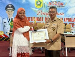Kado Akhir Tahun: Tenaga Farmasi Dinkes Bogor Borong Prestasi di Tegar Beriman Award
