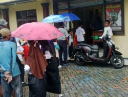 Kerap Kali Bagi-bagi Makanan Gratis, Polsek Cigudeg Digeruduk Warga