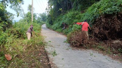 Semangat Gotong Royong, Warga Desa Wirajaya Jasinga Gelar ‘Jumat Bersih’ di Dua Kampung