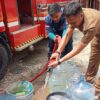 Kemarau Panjang, Pemdes Koleang Bersama BPBD dan Damkar Parung Panjang Salurkan Air Bersih untuk Warga Terdampak
