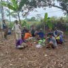 Gotong Royong Bersihkan TPU, Warga Ranca Buntung Cikopomayak Perkuat Nilai Pancasila